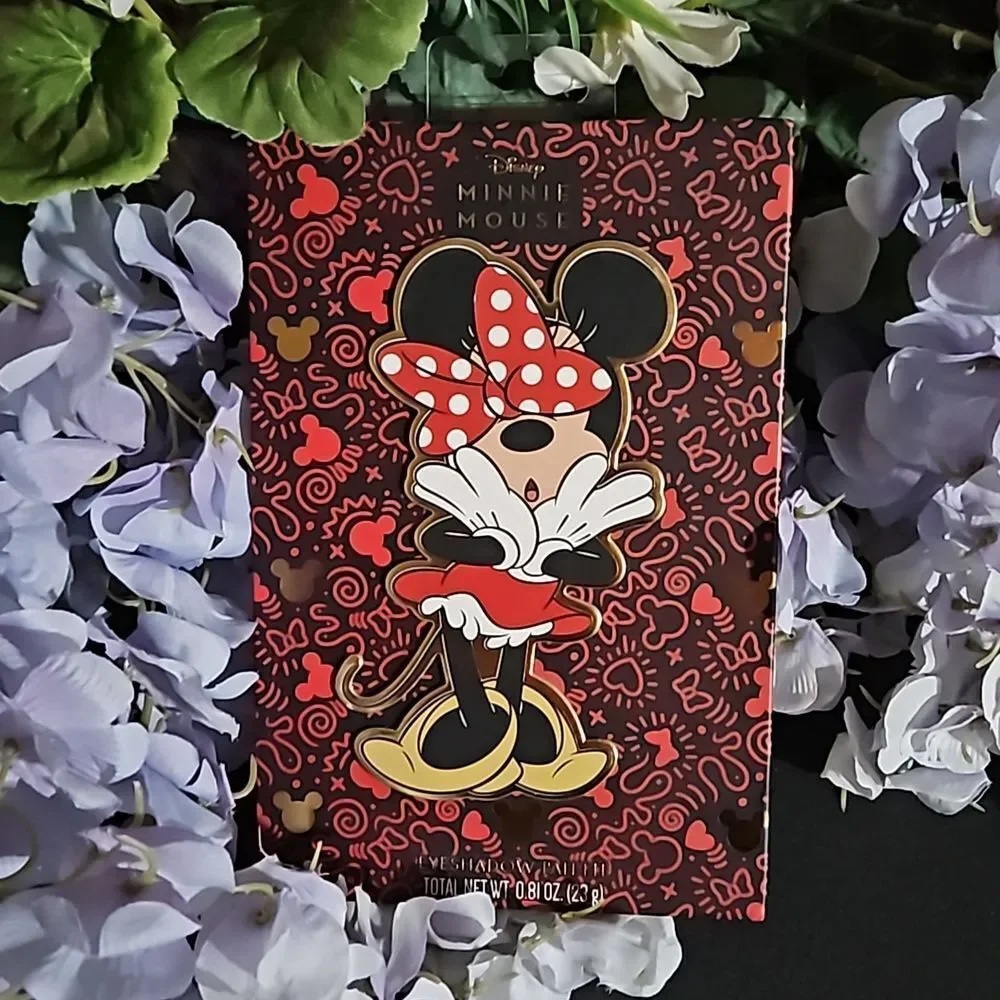 Disney Minnie Mouse 12 Color Eyeshadow Pallet  NWT